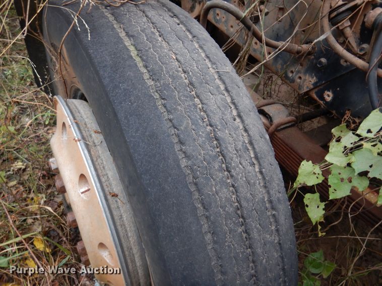 image for item JT9460 1978 International  truck cab and chassis