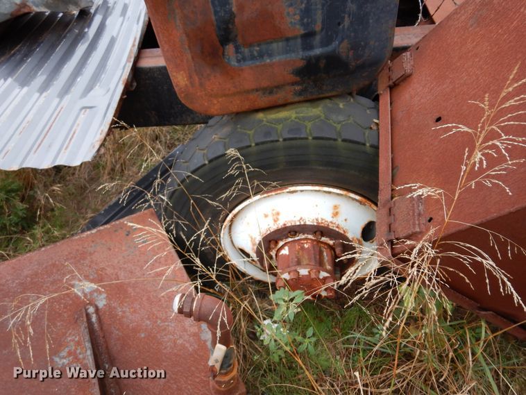 image for item JT9460 1978 International  truck cab and chassis