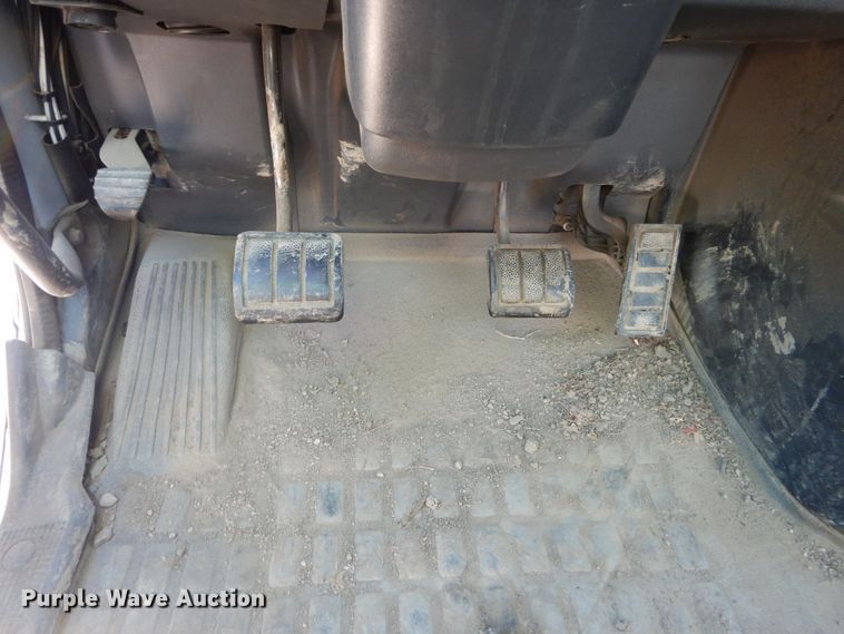 image for item KO9165 2000 Volvo VNL  semi truck