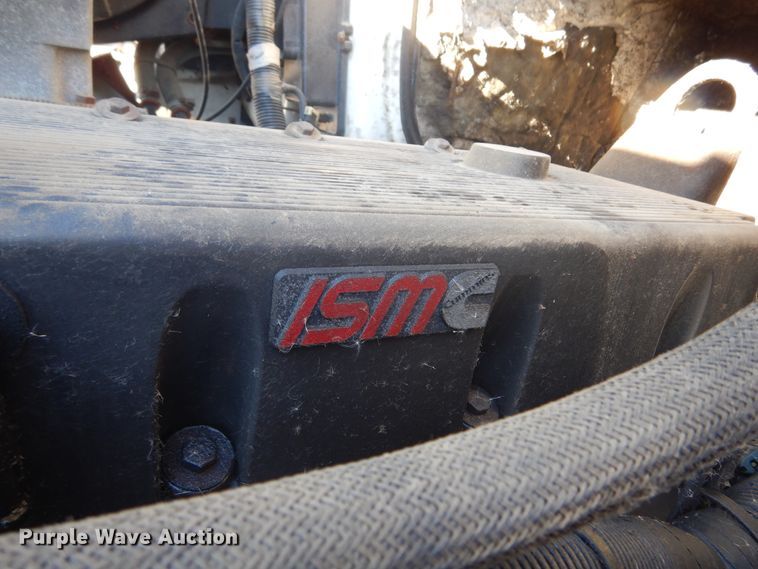 image for item KO9165 2000 Volvo VNL  semi truck