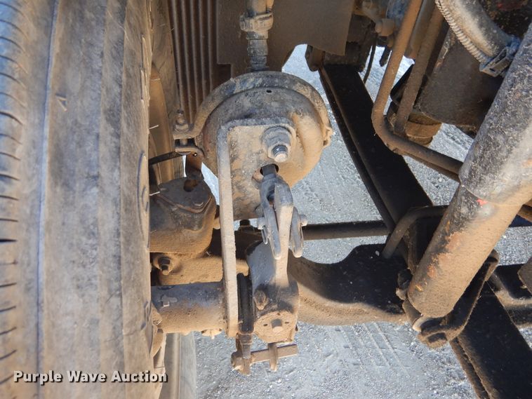 image for item KO9165 2000 Volvo VNL  semi truck