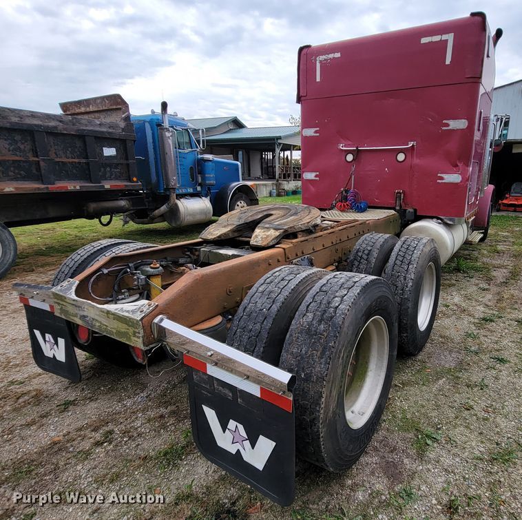 image for item KQ9096 1999 Peterbilt 379  semi truck