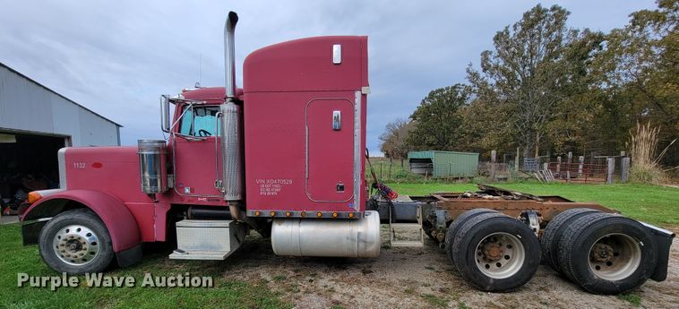 image for item KQ9096 1999 Peterbilt 379  semi truck