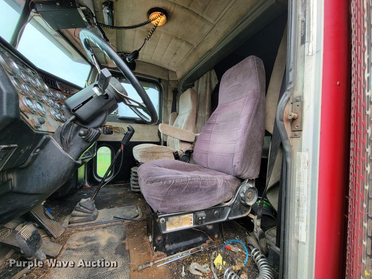 image for item KQ9096 1999 Peterbilt 379  semi truck