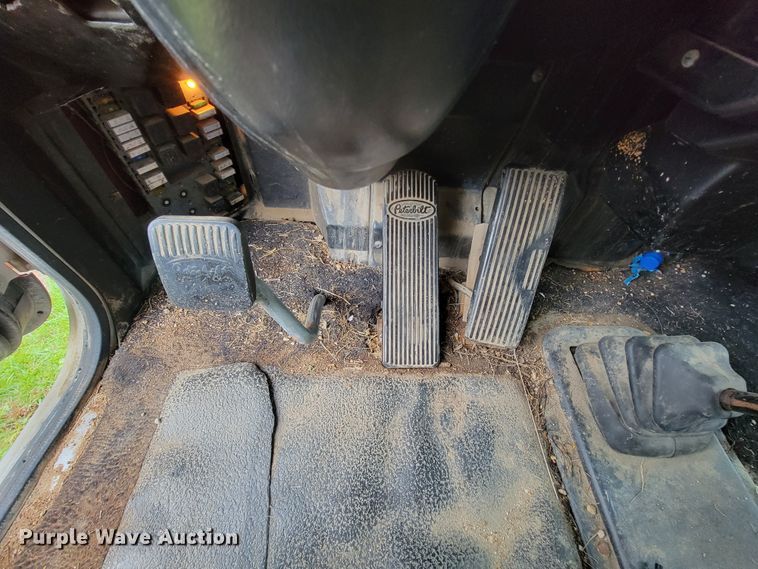 image for item KQ9096 1999 Peterbilt 379  semi truck