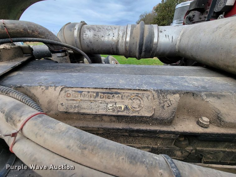 image for item KQ9096 1999 Peterbilt 379  semi truck