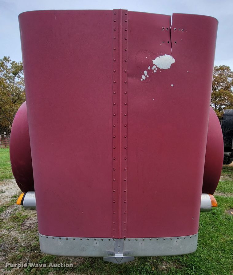 image for item KQ9096 1999 Peterbilt 379  semi truck