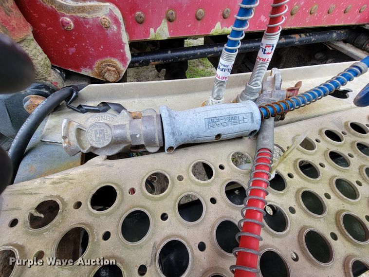 image for item KQ9096 1999 Peterbilt 379  semi truck