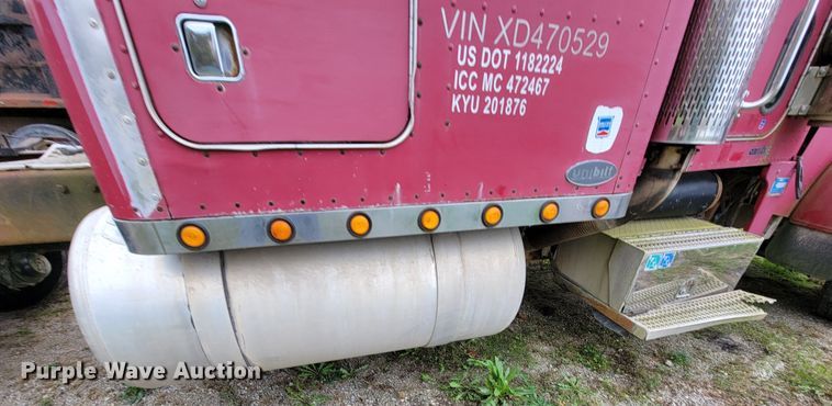 image for item KQ9096 1999 Peterbilt 379  semi truck