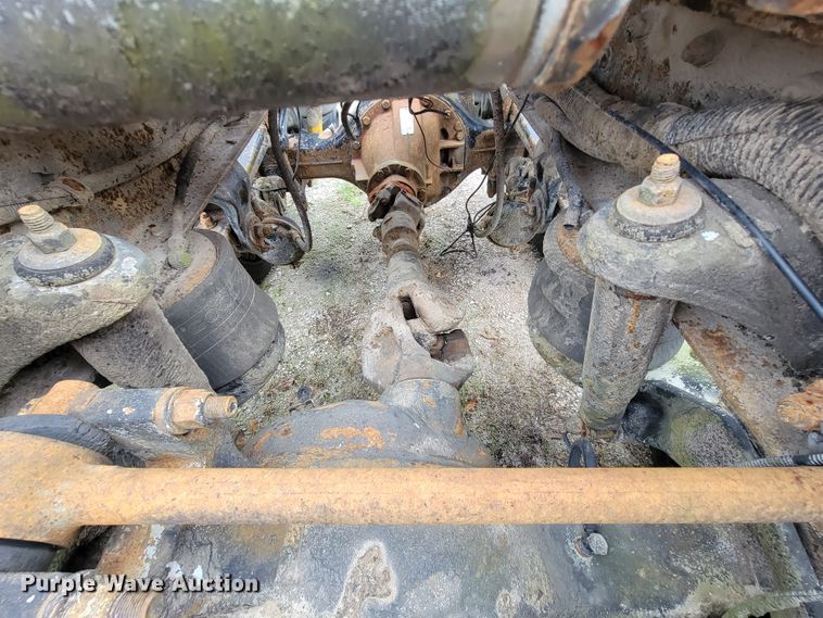 image for item KQ9096 1999 Peterbilt 379  semi truck