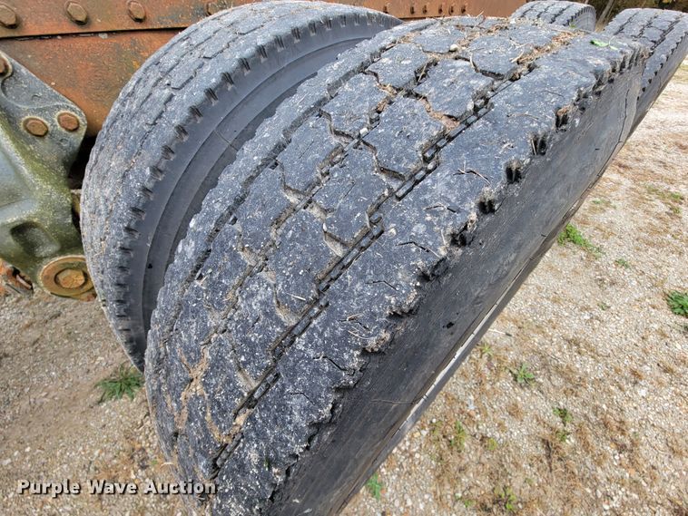 image for item KQ9096 1999 Peterbilt 379  semi truck