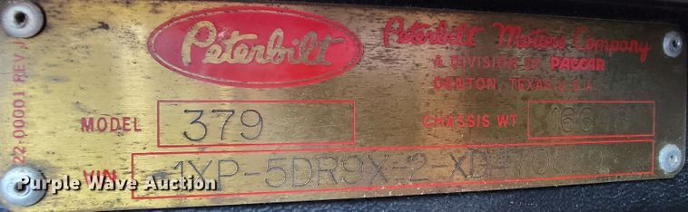 image for item KQ9096 1999 Peterbilt 379  semi truck