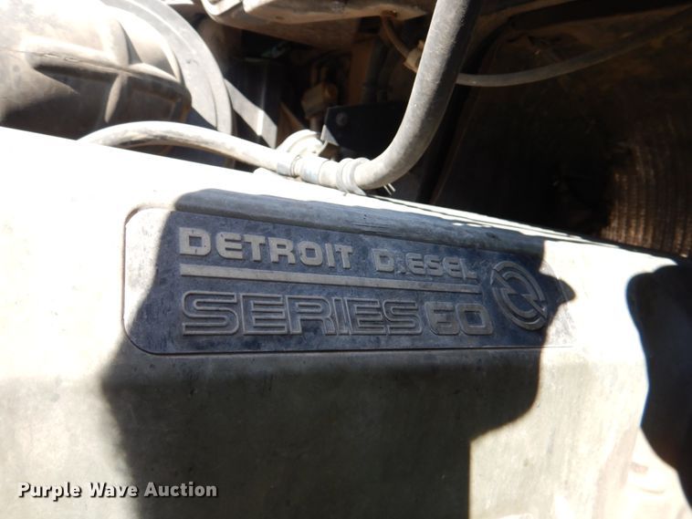 image for item KQ9619 2005 Freightliner Columbia flatbed truck