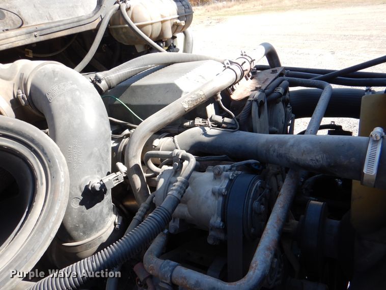 image for item KQ9619 2005 Freightliner Columbia flatbed truck