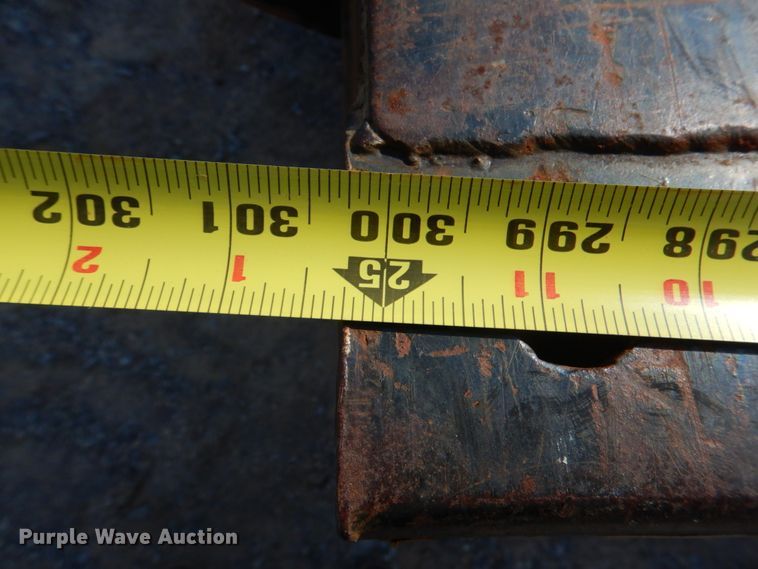 image for item KQ9619 2005 Freightliner Columbia flatbed truck