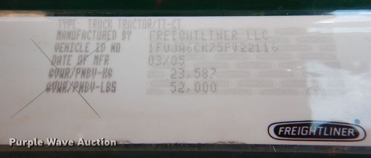 image for item KQ9619 2005 Freightliner Columbia flatbed truck