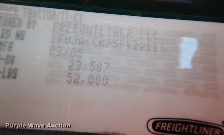 image for item KQ9619 2005 Freightliner Columbia flatbed truck