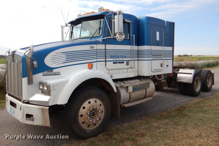 image for item KQ9662 1992 Kenworth T800  semi truck