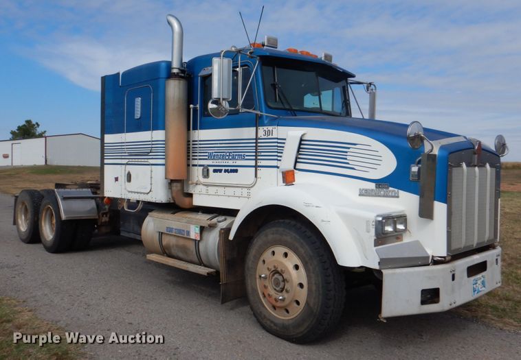 image for item KQ9662 1992 Kenworth T800  semi truck