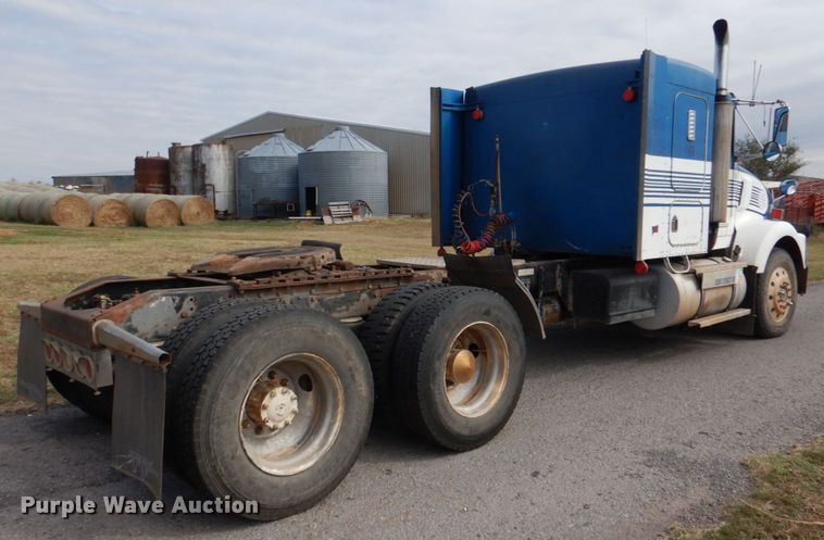 image for item KQ9662 1992 Kenworth T800  semi truck