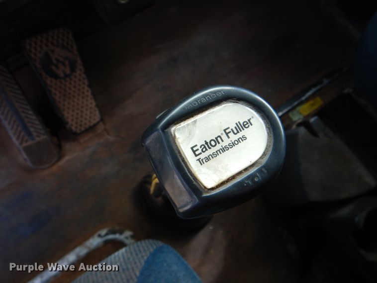 image for item KQ9662 1992 Kenworth T800  semi truck