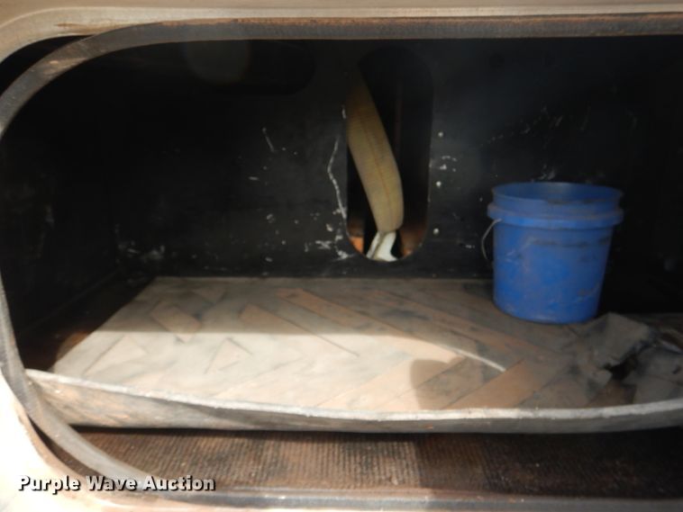 image for item KQ9662 1992 Kenworth T800  semi truck