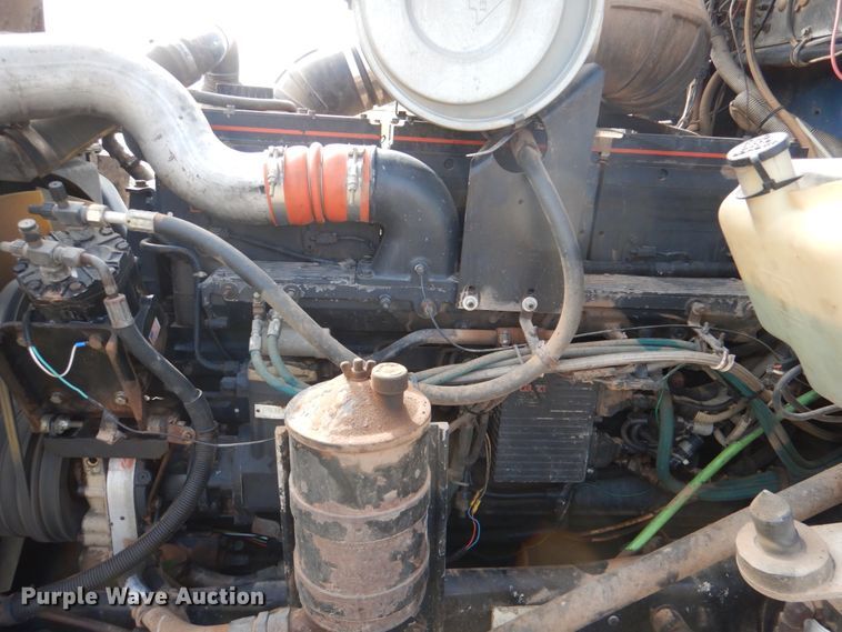 image for item KQ9662 1992 Kenworth T800  semi truck