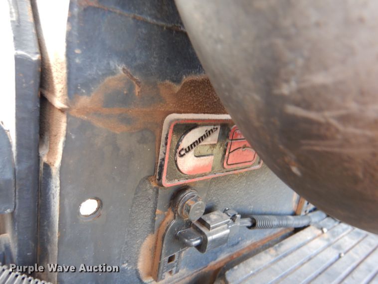 image for item KQ9662 1992 Kenworth T800  semi truck