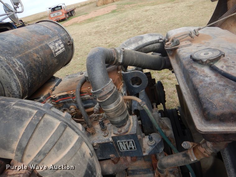 image for item KQ9662 1992 Kenworth T800  semi truck