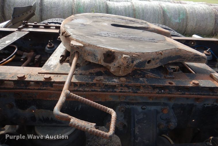 image for item KQ9662 1992 Kenworth T800  semi truck