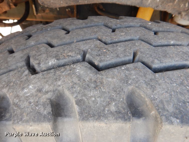 image for item KQ9662 1992 Kenworth T800  semi truck