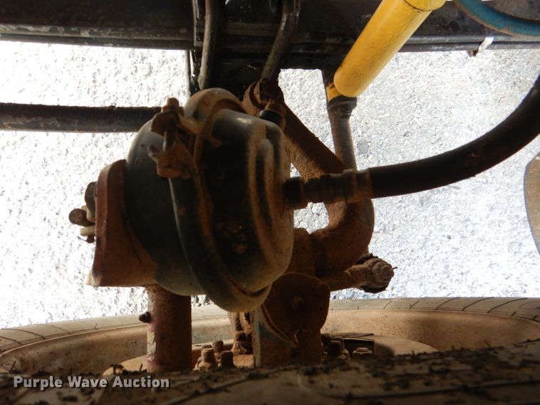 image for item KQ9662 1992 Kenworth T800  semi truck