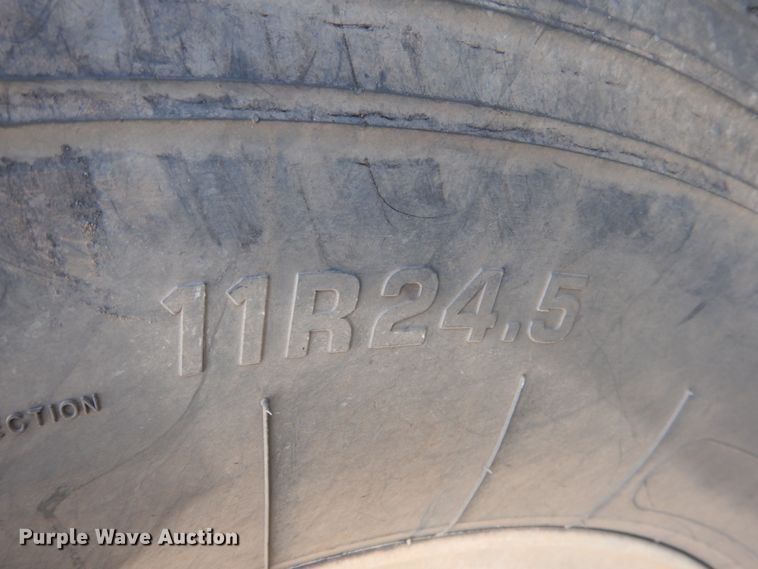 image for item KQ9662 1992 Kenworth T800  semi truck