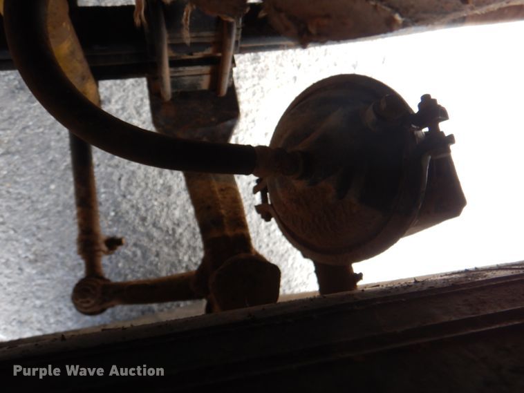 image for item KQ9662 1992 Kenworth T800  semi truck