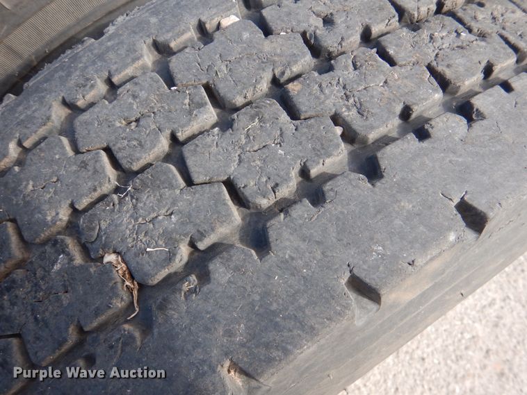 image for item KQ9662 1992 Kenworth T800  semi truck