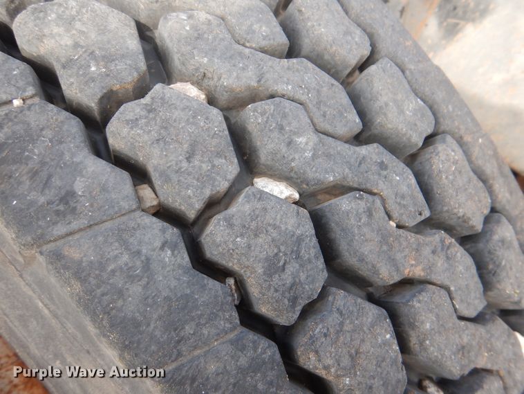 image for item KQ9662 1992 Kenworth T800  semi truck