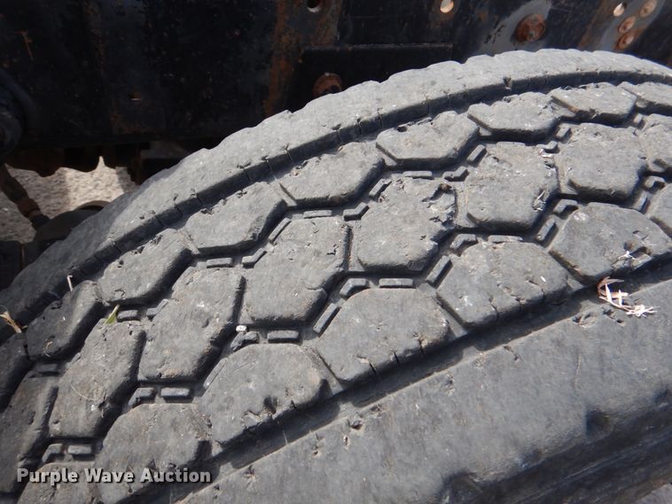 image for item KQ9662 1992 Kenworth T800  semi truck