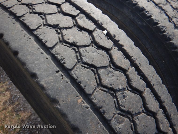 image for item KQ9662 1992 Kenworth T800  semi truck