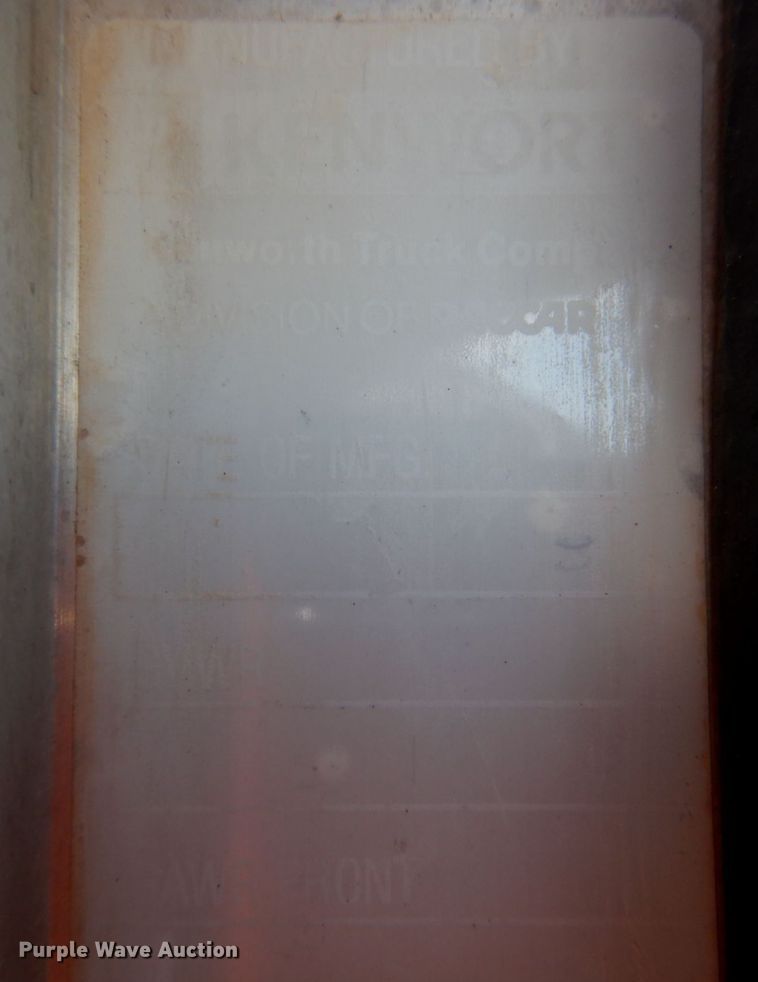 image for item KQ9662 1992 Kenworth T800  semi truck