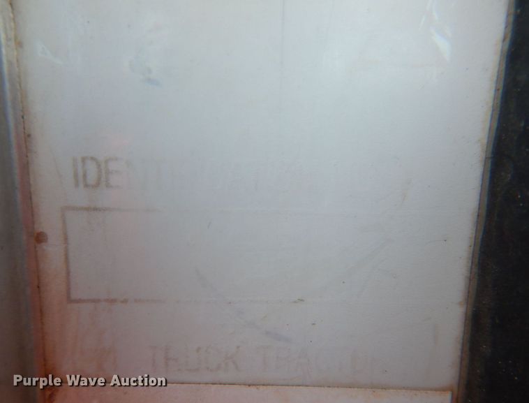 image for item KQ9662 1992 Kenworth T800  semi truck