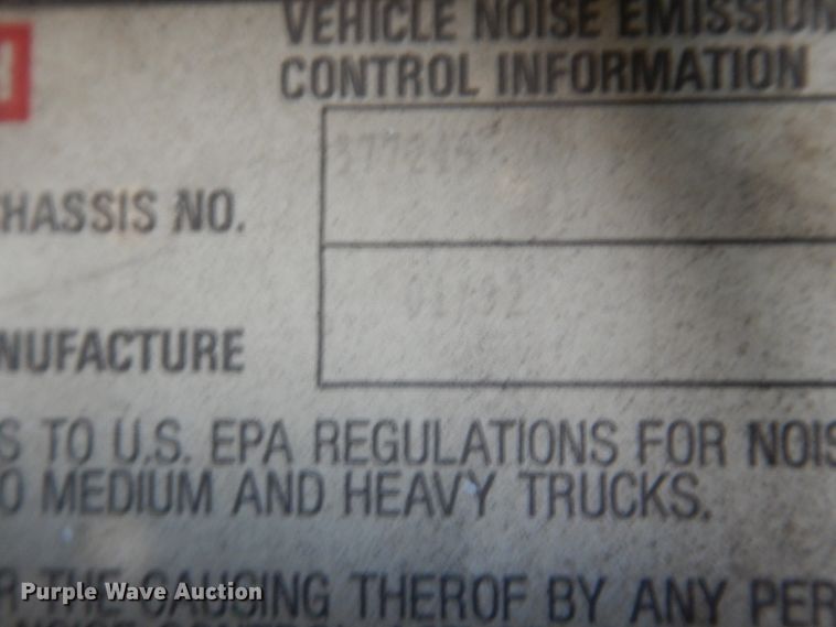 image for item KQ9662 1992 Kenworth T800  semi truck