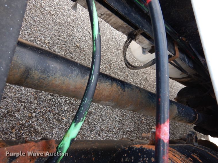 image for item KY9559 1996 Freightliner FLD120  semi truck