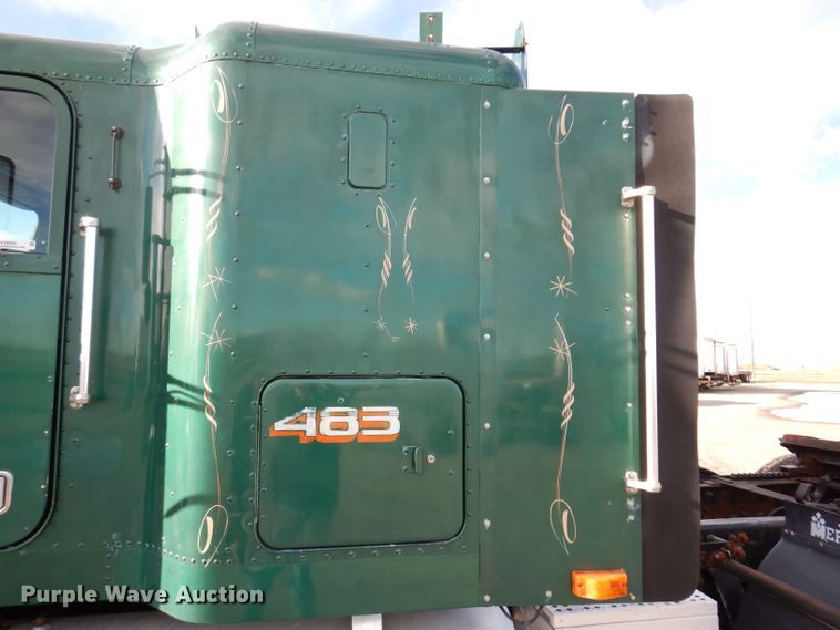 image for item KY9559 1996 Freightliner FLD120  semi truck