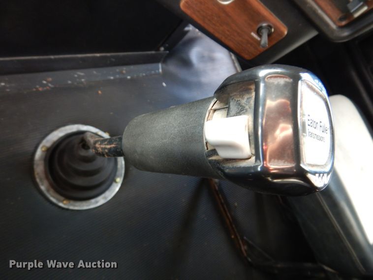 image for item KY9559 1996 Freightliner FLD120  semi truck