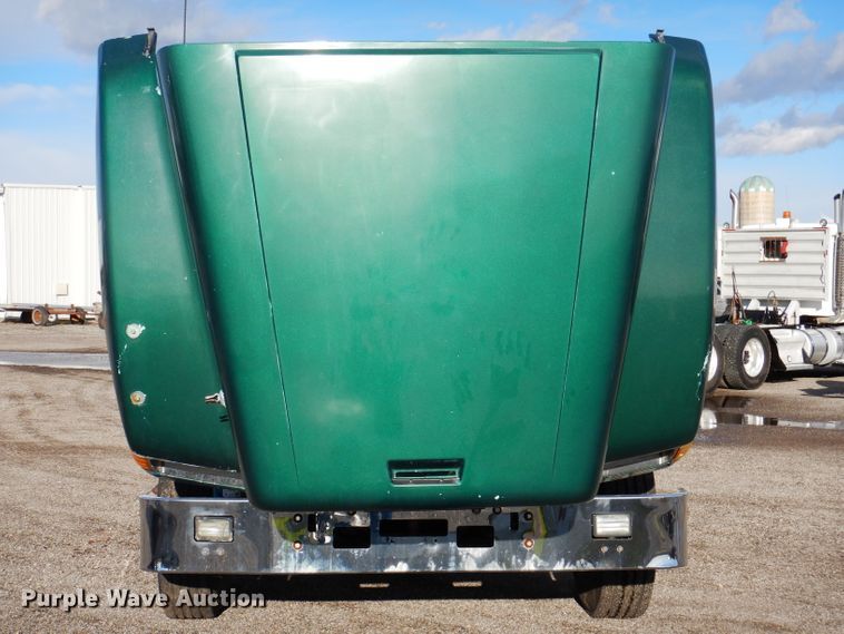 image for item KY9559 1996 Freightliner FLD120  semi truck