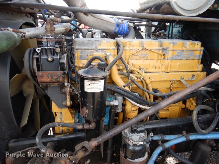 image for item KY9559 1996 Freightliner FLD120  semi truck