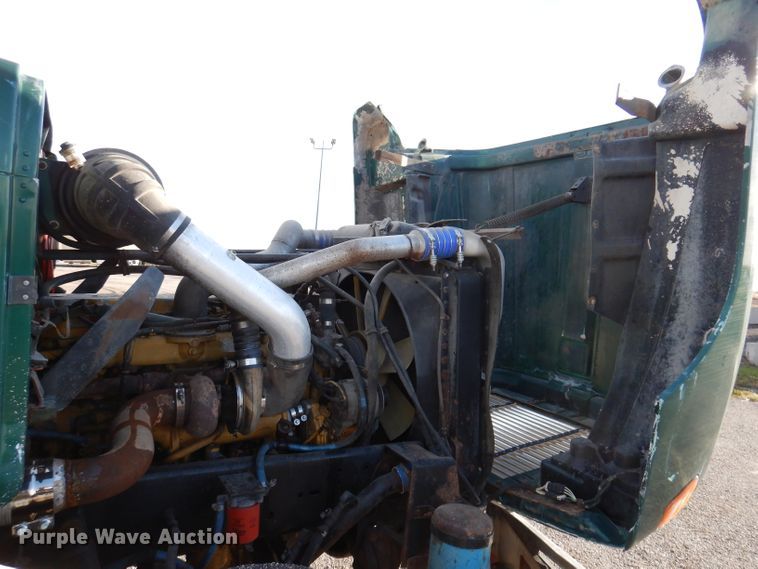 image for item KY9559 1996 Freightliner FLD120  semi truck