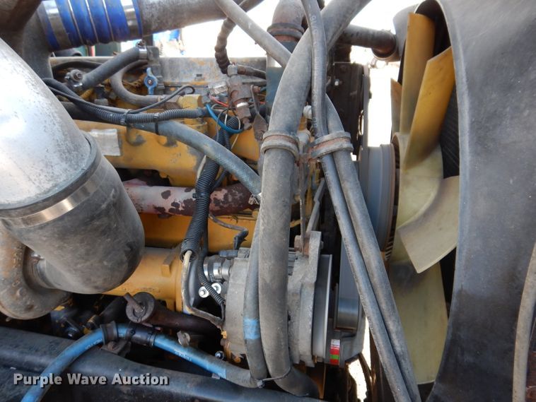 image for item KY9559 1996 Freightliner FLD120  semi truck