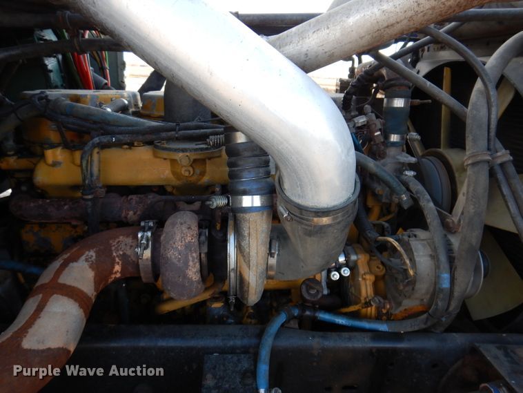 image for item KY9559 1996 Freightliner FLD120  semi truck