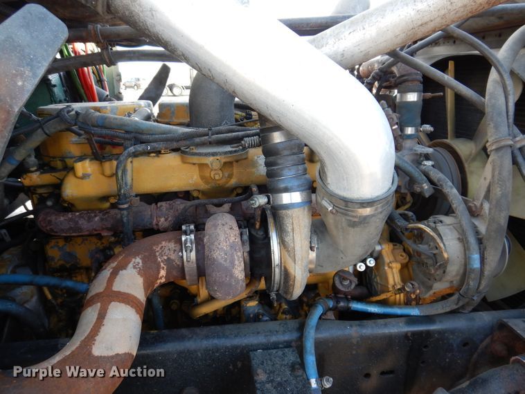 image for item KY9559 1996 Freightliner FLD120  semi truck